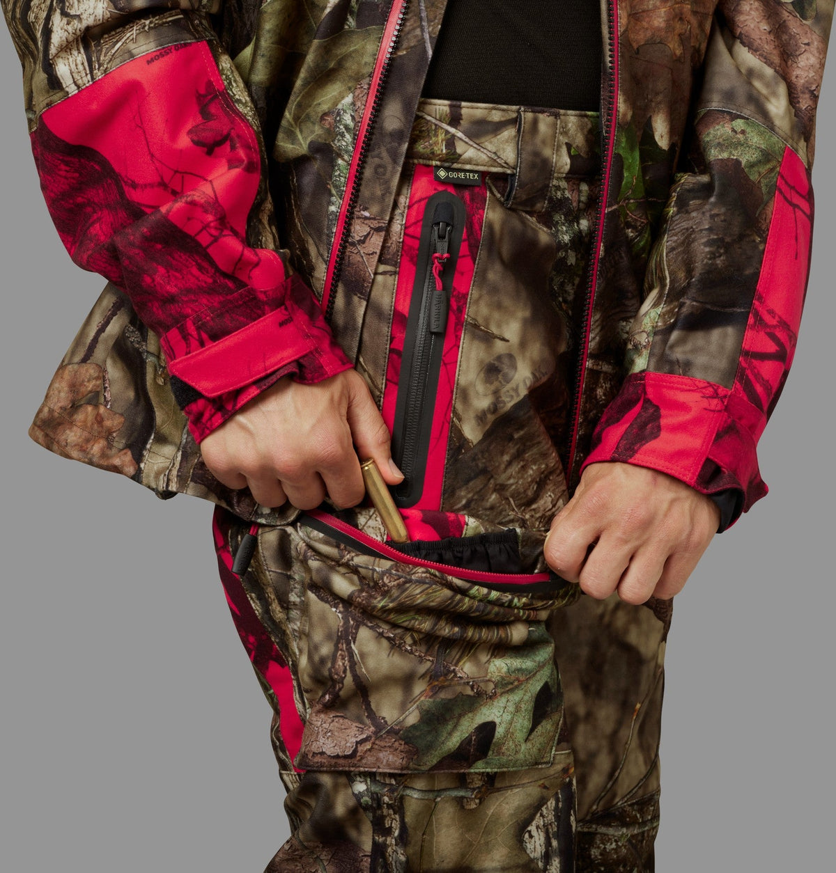 Moose Hunter 2.0 - GTX Bukse MossyOak®Break-Up Country®/MossyOak®Red – Härkila
