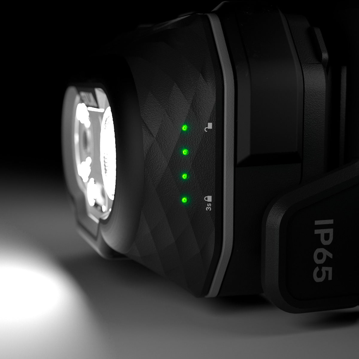 Discover Hybrid Svart – Silva