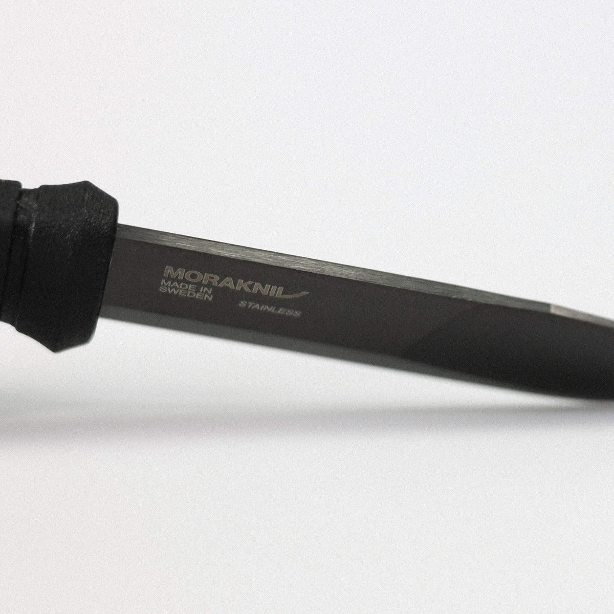 Mora 2000 (S) Black Edition – Morakniv