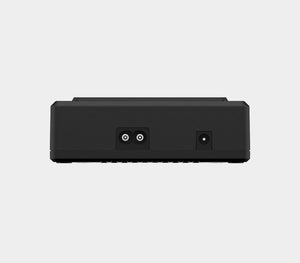 Uni C4 Batterilader / 4 kanaler / LED-indikator / Inngang AC 85–264V eller DC 12V / Utgang opptil 2A per kanal / For IMR/Li-Ion, Ni-MH, Ni-Cd, LiFePO4, Ni-Zn / Type A eller Type C / Biladapter – Armytek